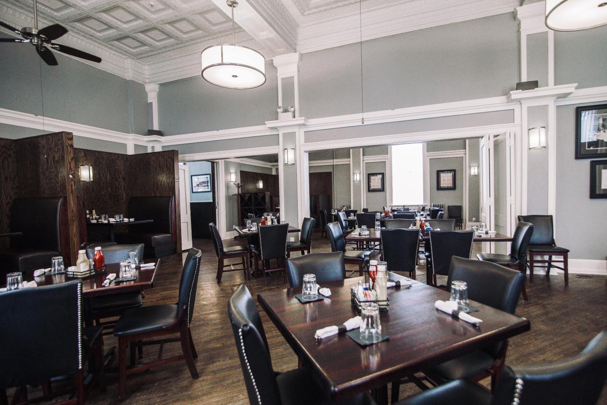 The Continental Hotel Centerville Ngoại thất bức ảnh